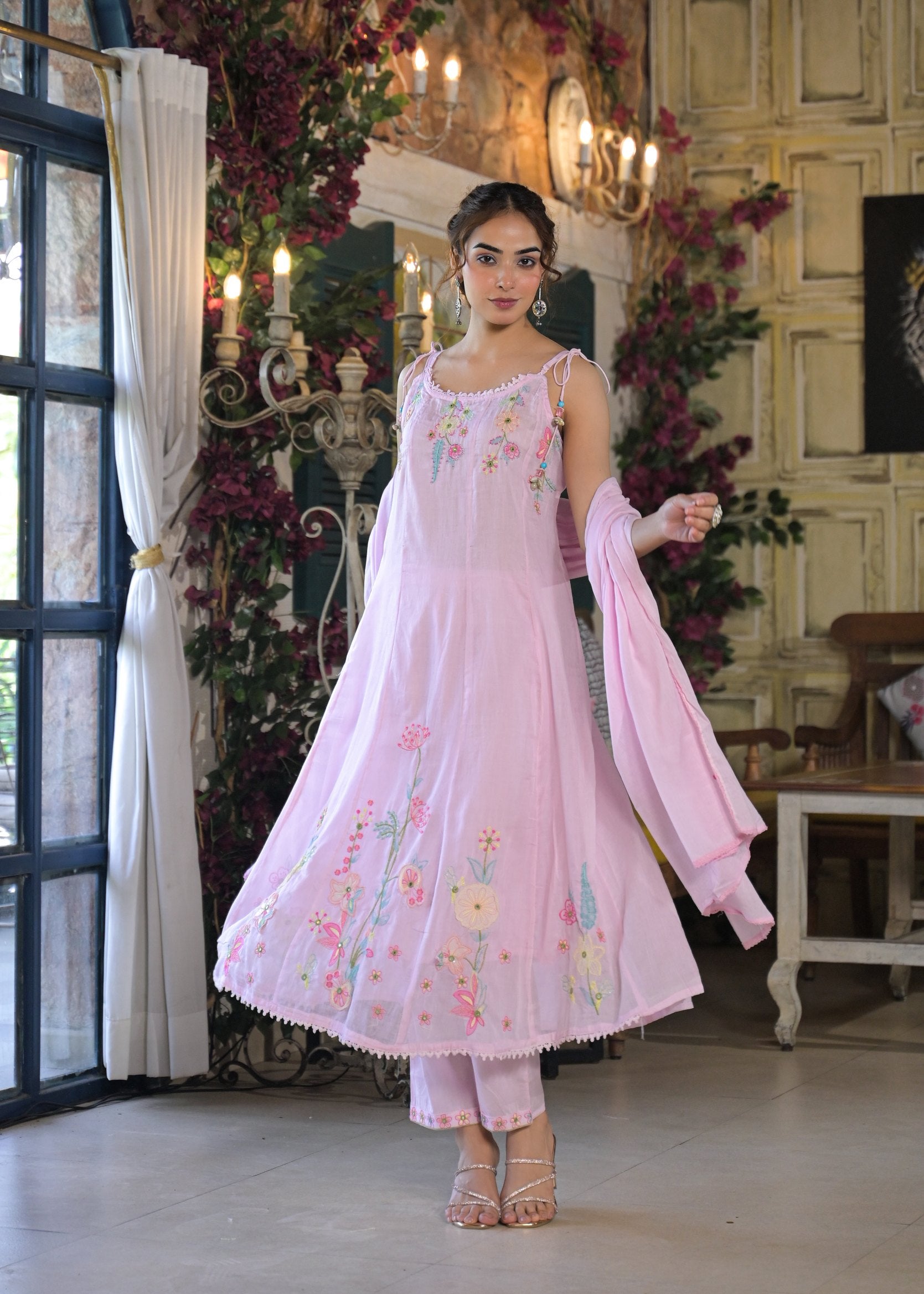 Women's Sleeveless/Spaghetti Embroidered 3-Piece Suit