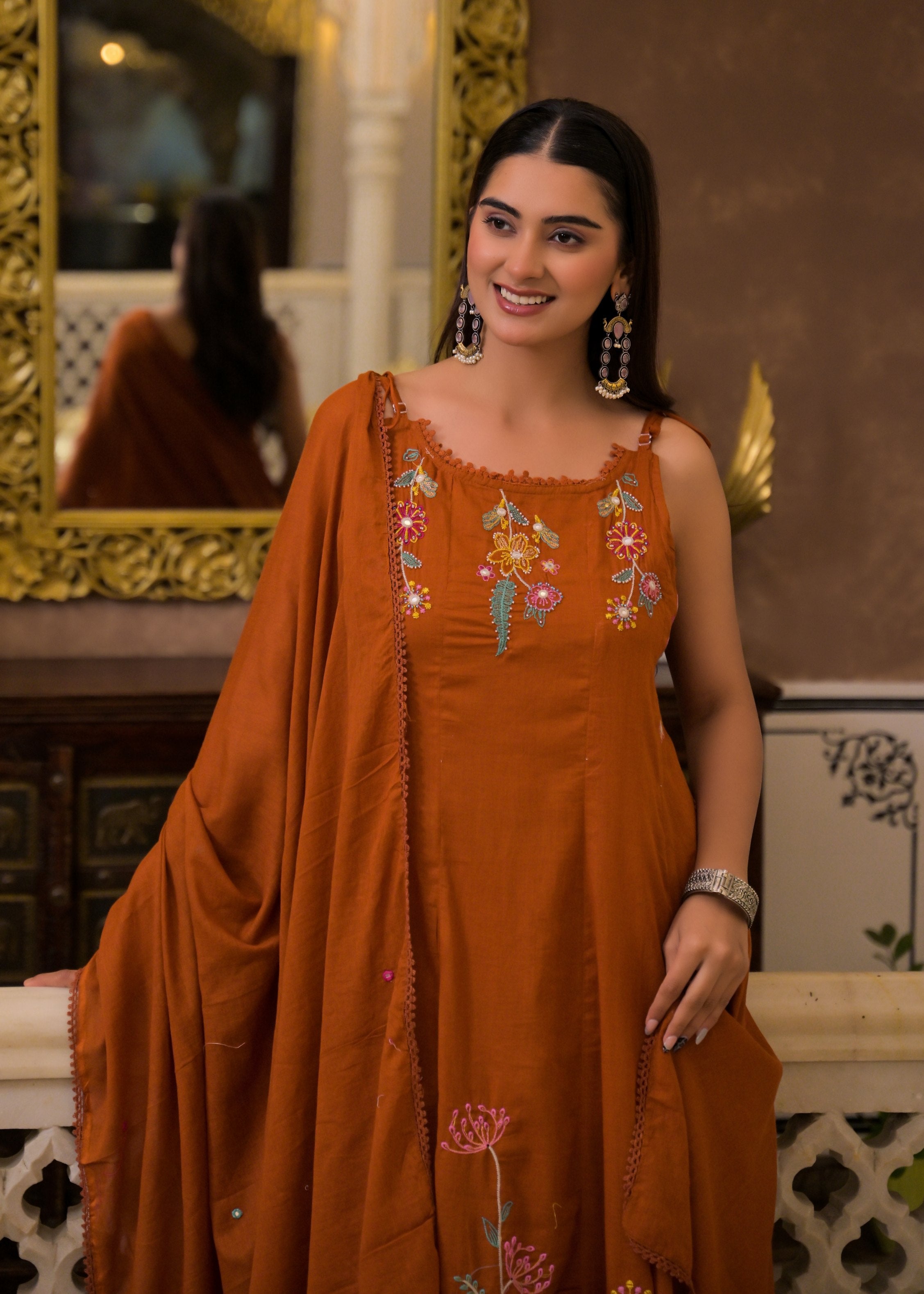 Women's Sleeveless/Spaghetti Embroidered 3-Piece Suit
