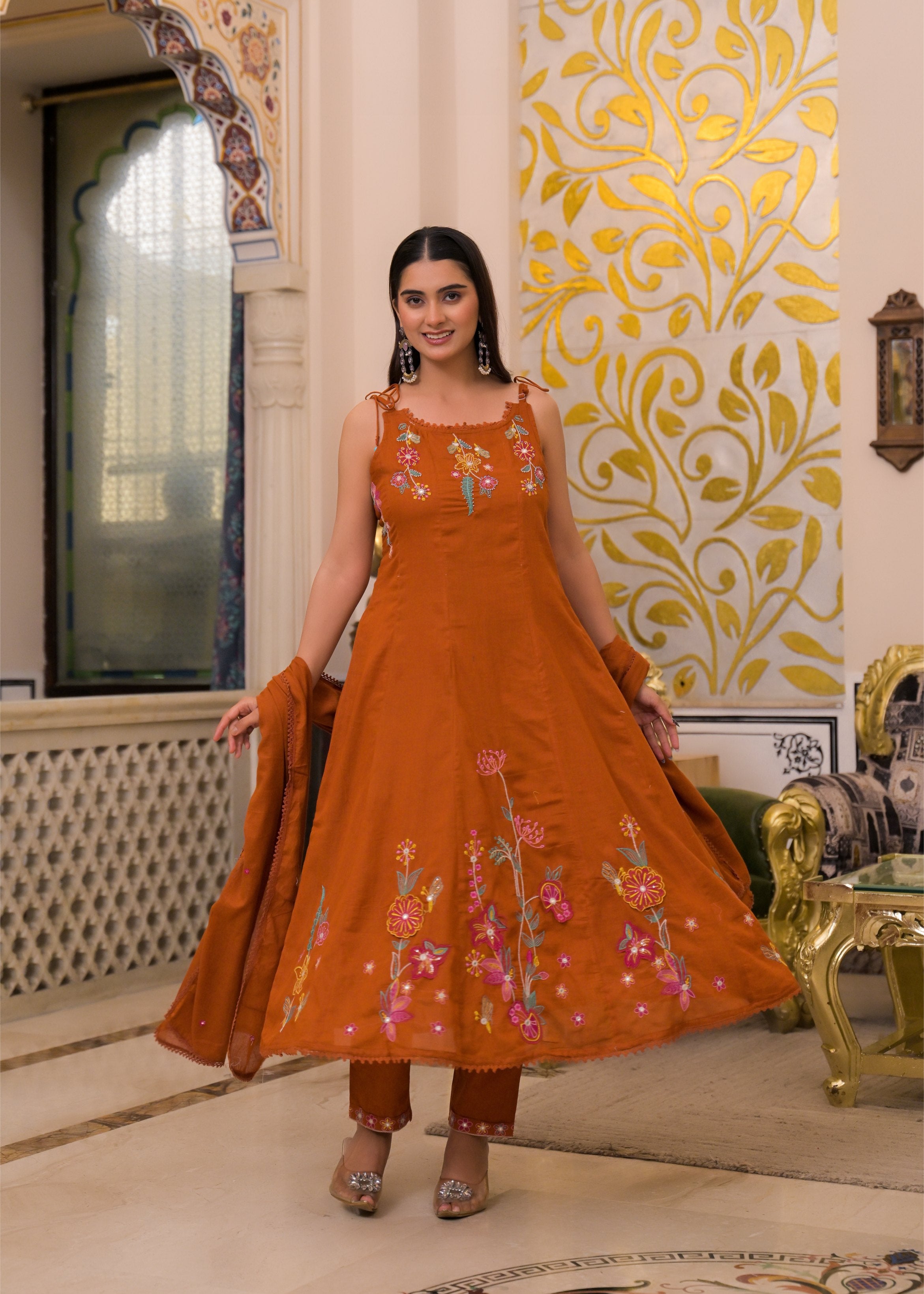 Women's Sleeveless/Spaghetti Embroidered 3-Piece Suit