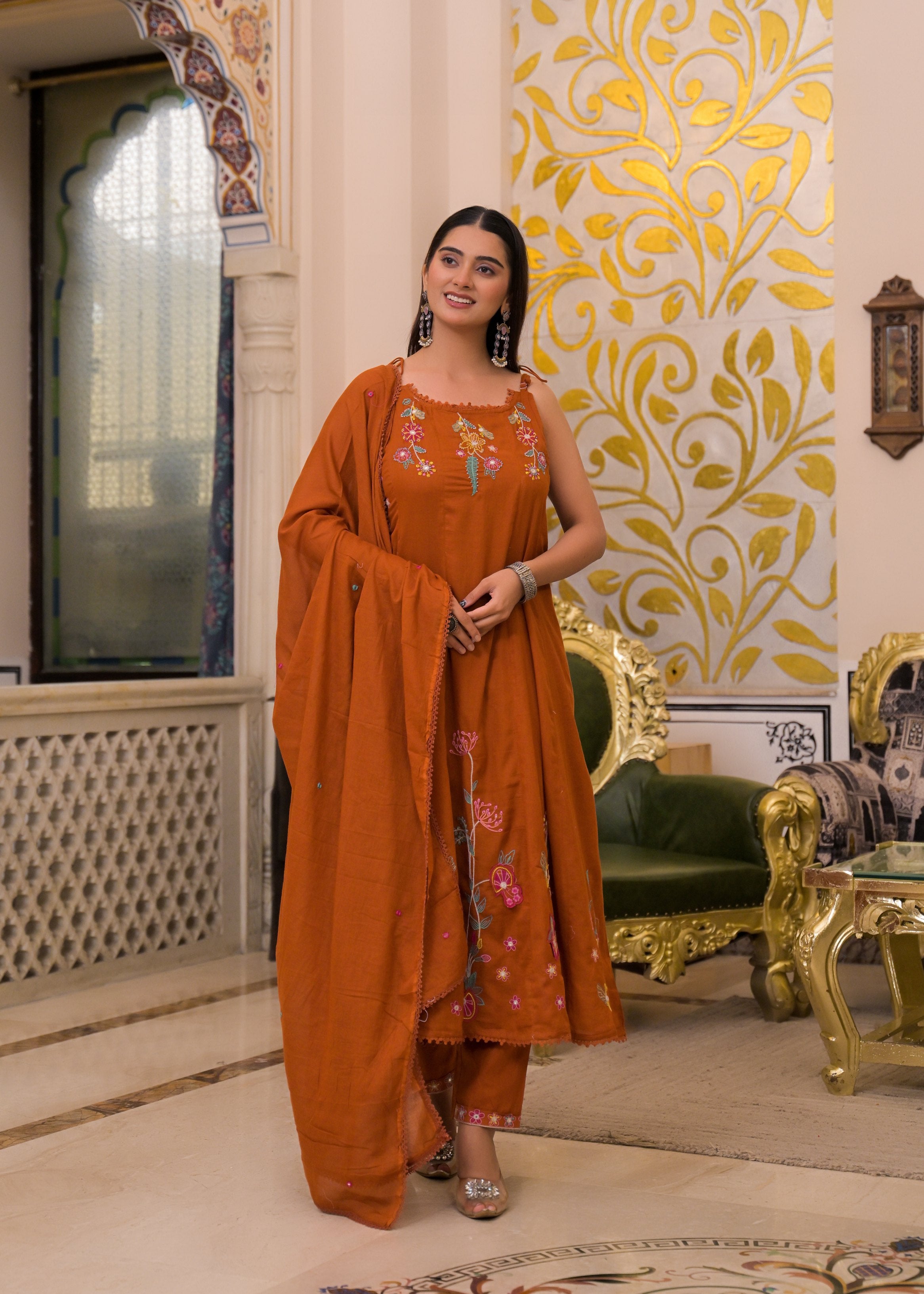 Women's Sleeveless/Spaghetti Embroidered 3-Piece Suit
