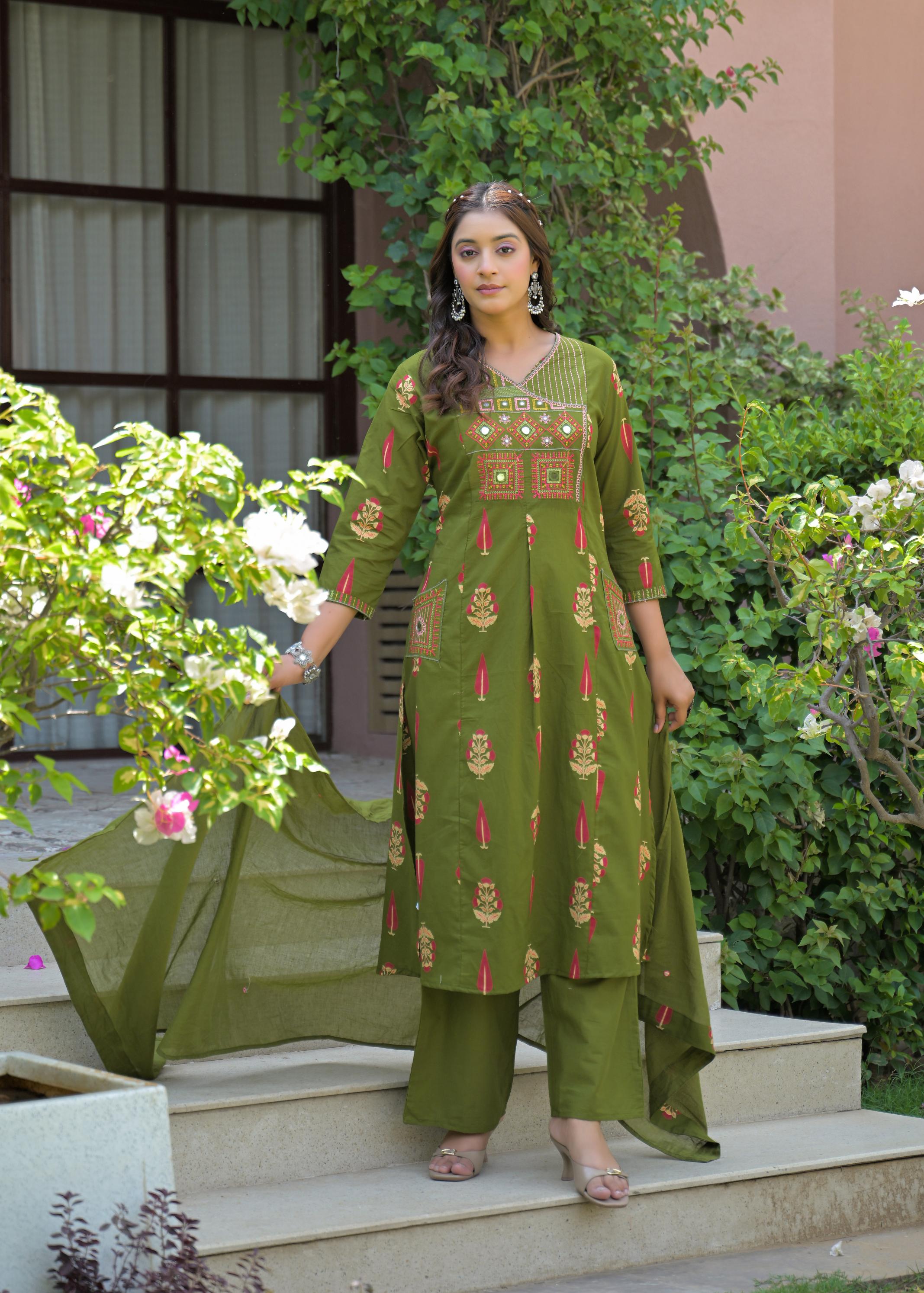 Women’s Ethnic Wear
