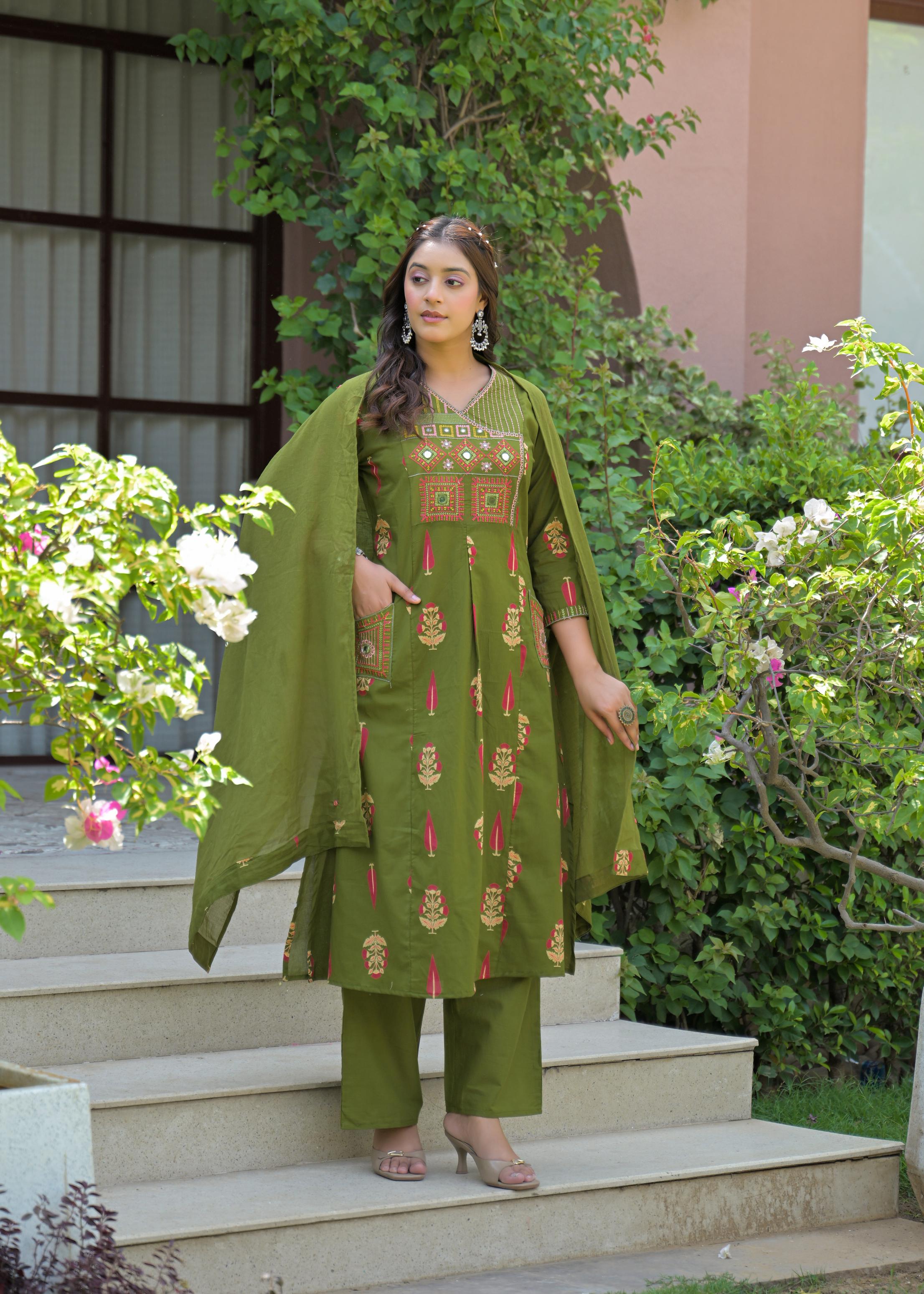 Women’s Ethnic Wear