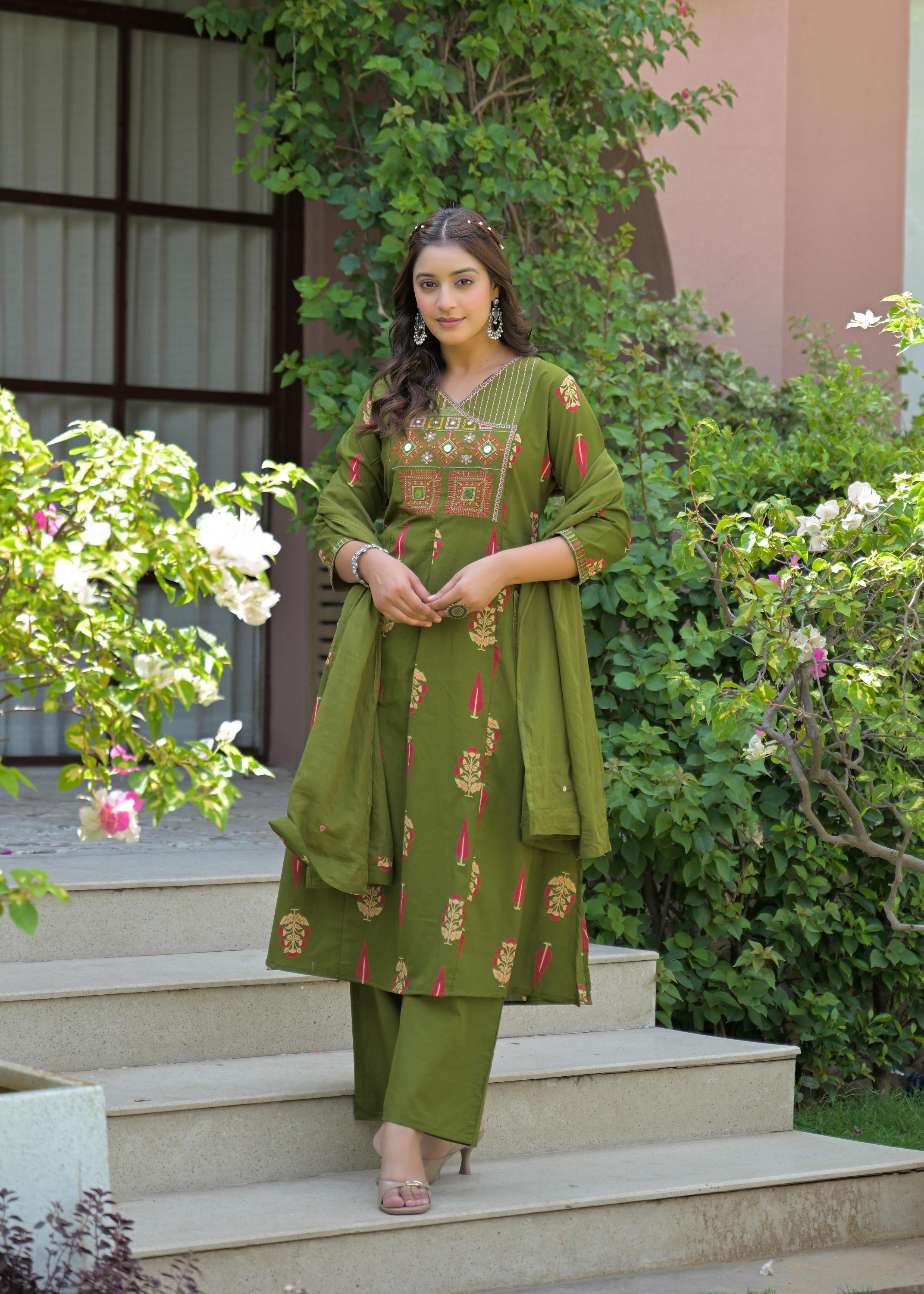 Women’s Ethnic Wear