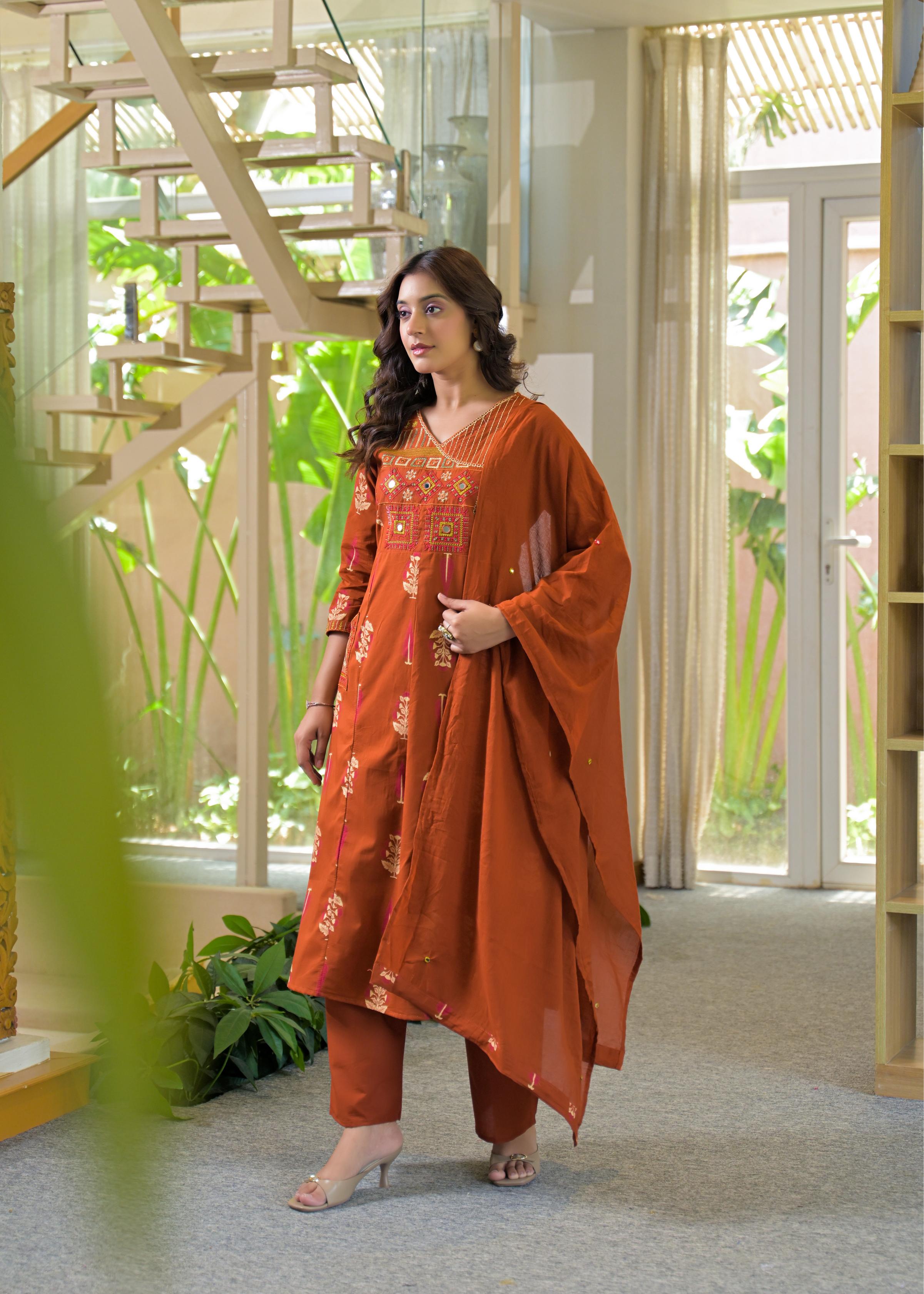 Women’s Ethnic Wear