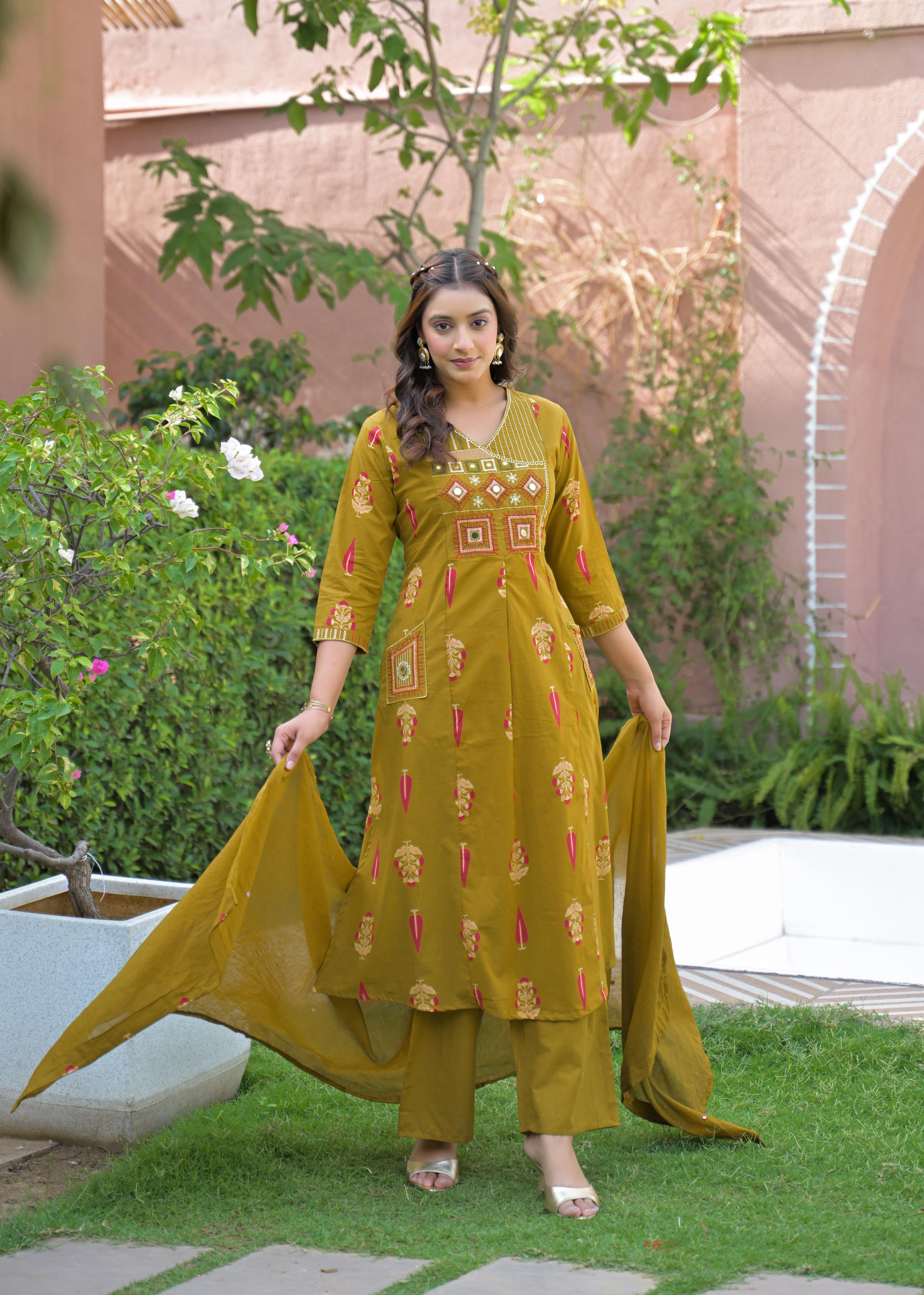 Women’s Ethnic Wear