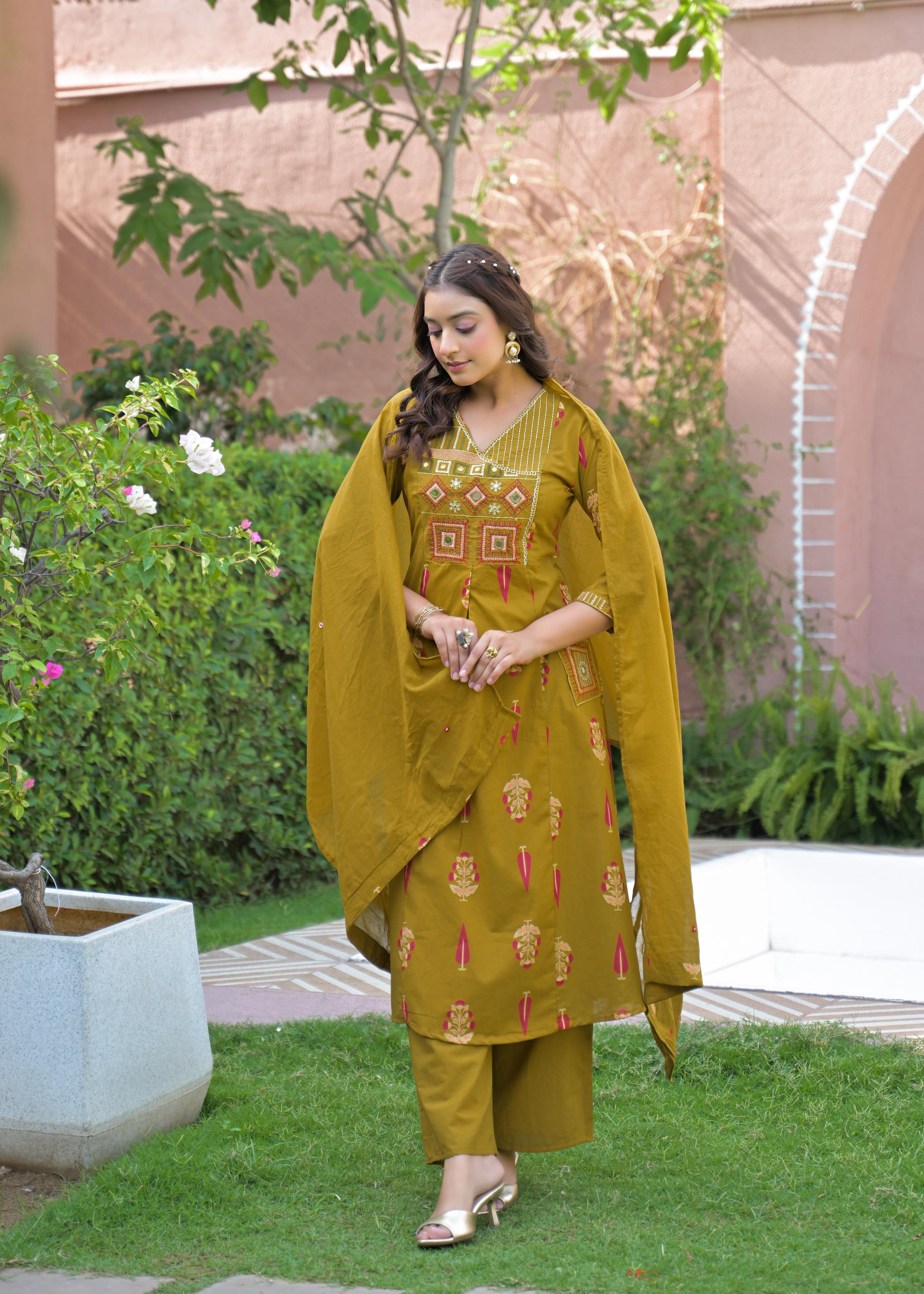 Women’s Ethnic Wear