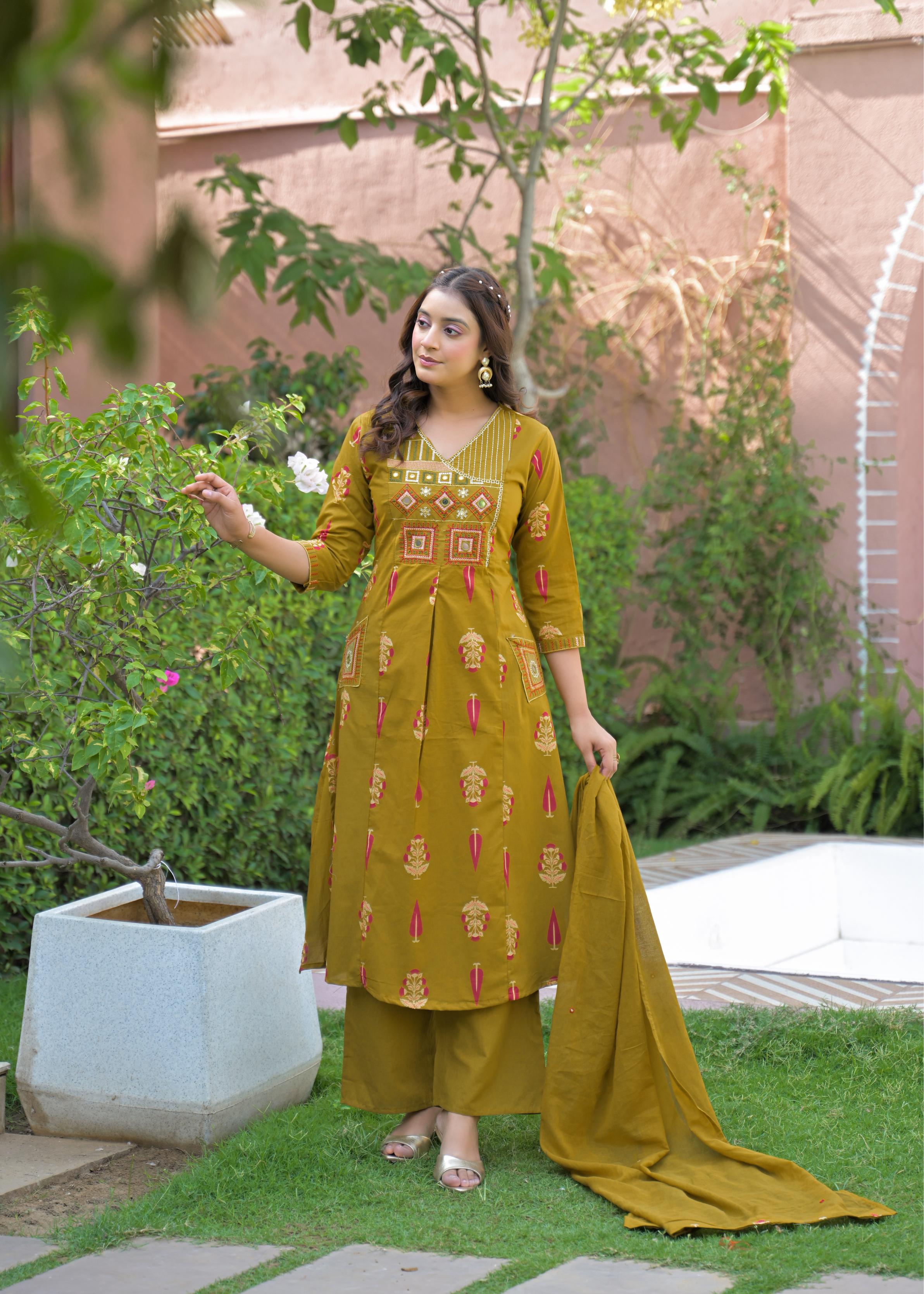 Women’s Ethnic Wear