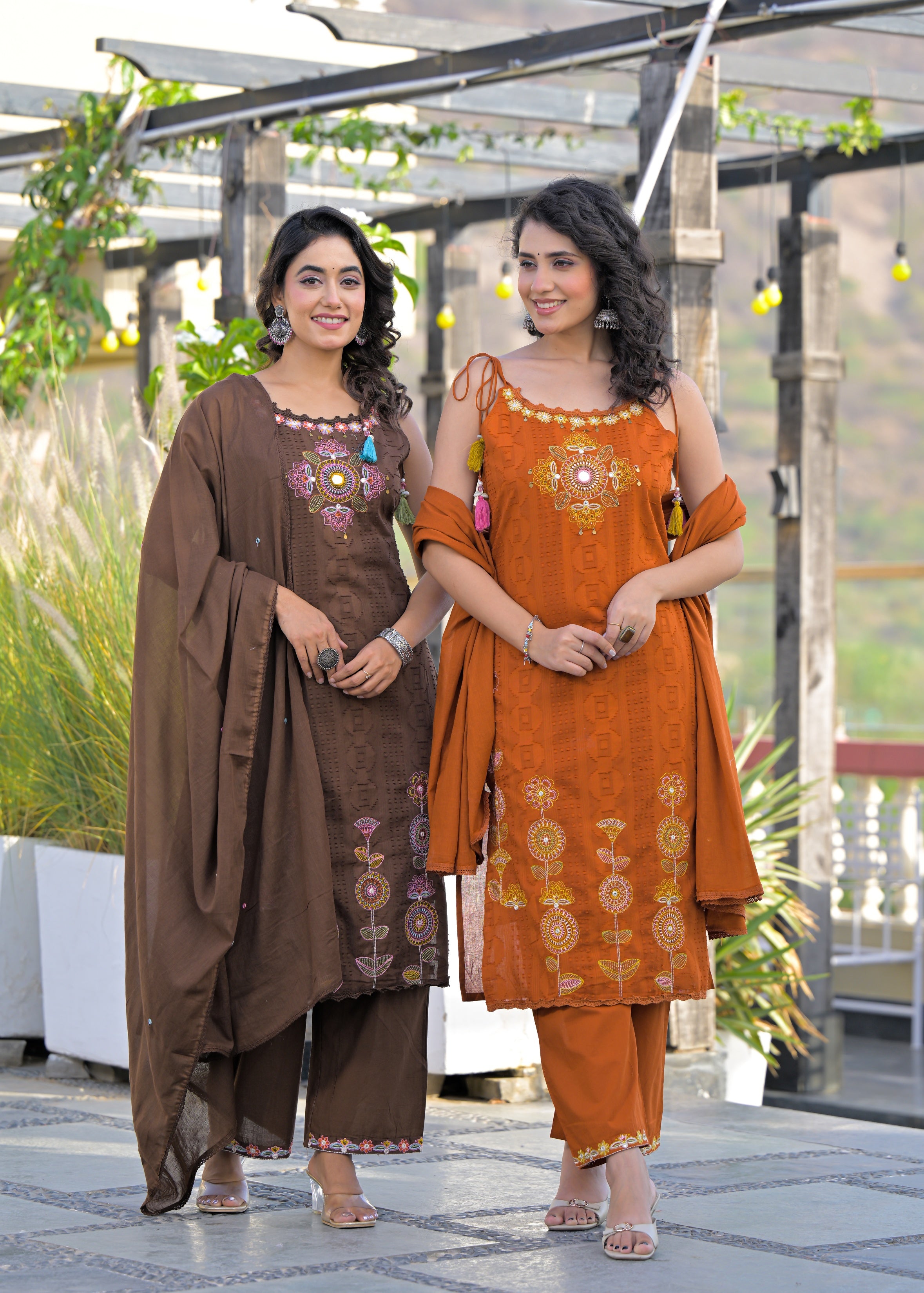 Women's Sleeveless/Spaghetti Embroidered 3-Piece Suit