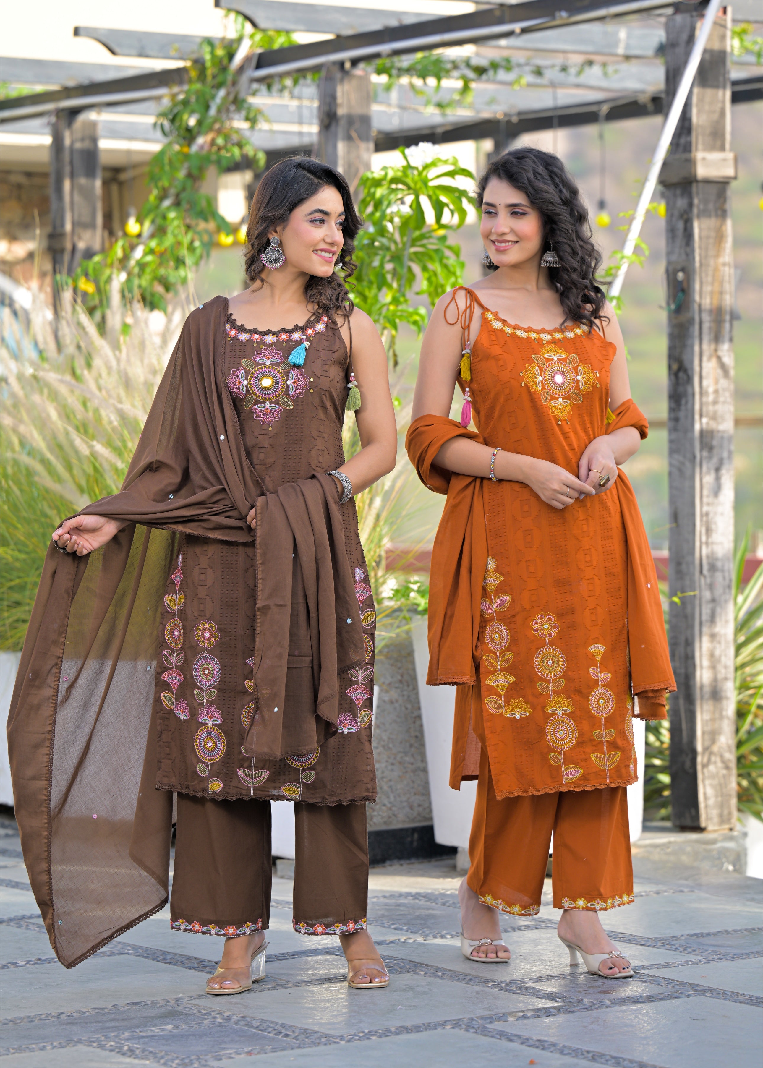 Women's Sleeveless/Spaghetti Embroidered 3-Piece Suit