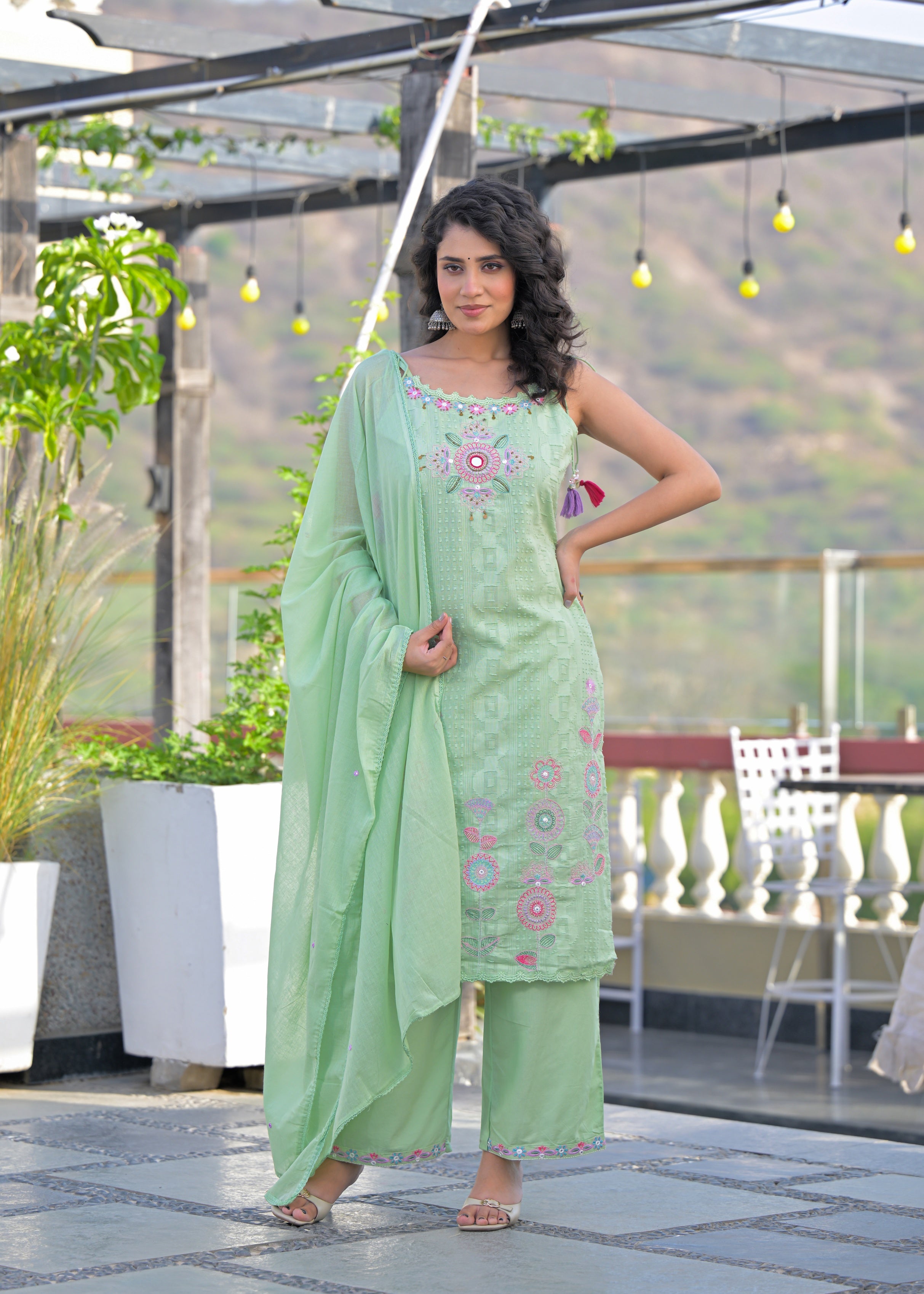 Women's Sleeveless/Spaghetti Embroidered 3-Piece Suit