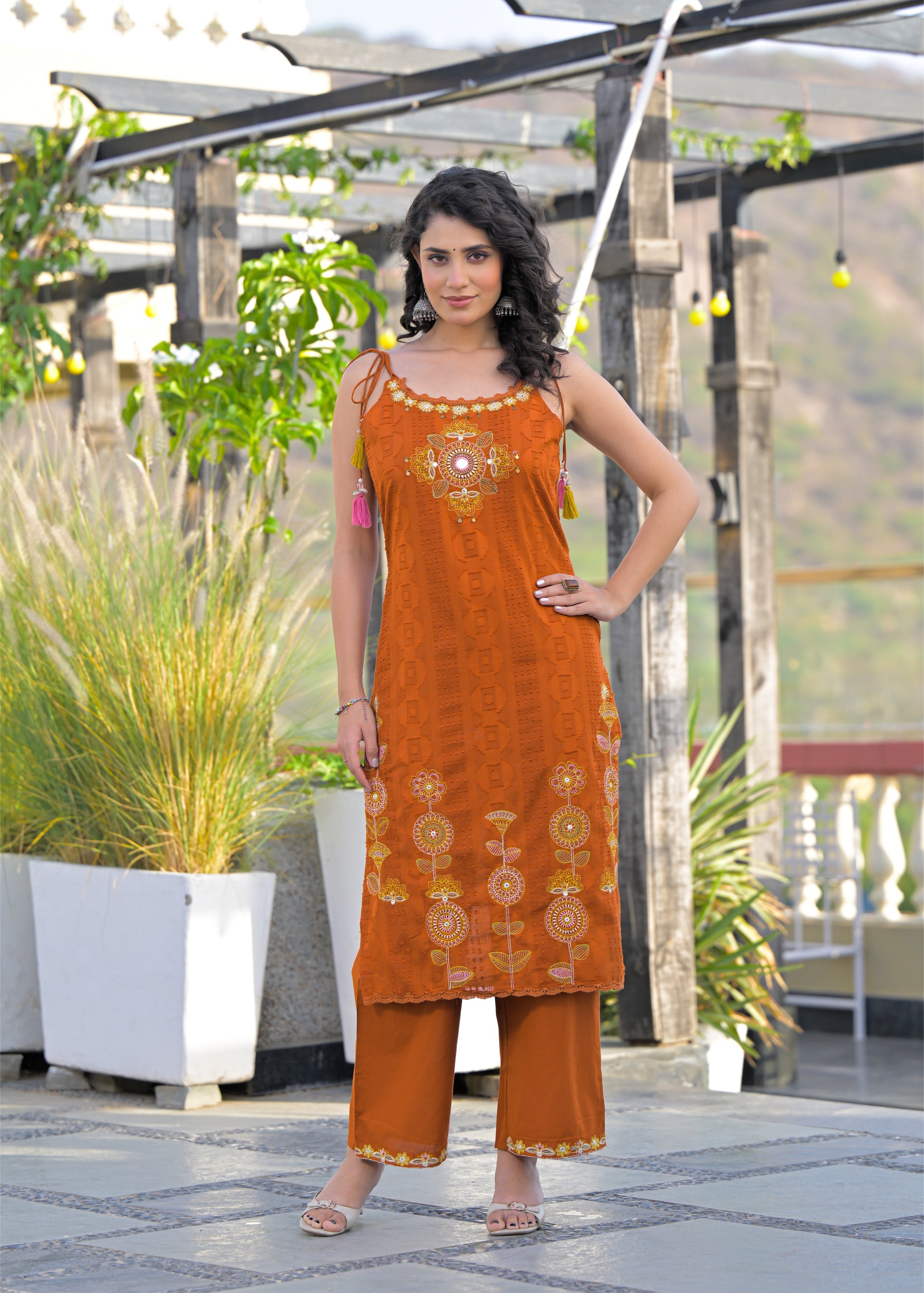 Women's Sleeveless/Spaghetti Embroidered 3-Piece Suit