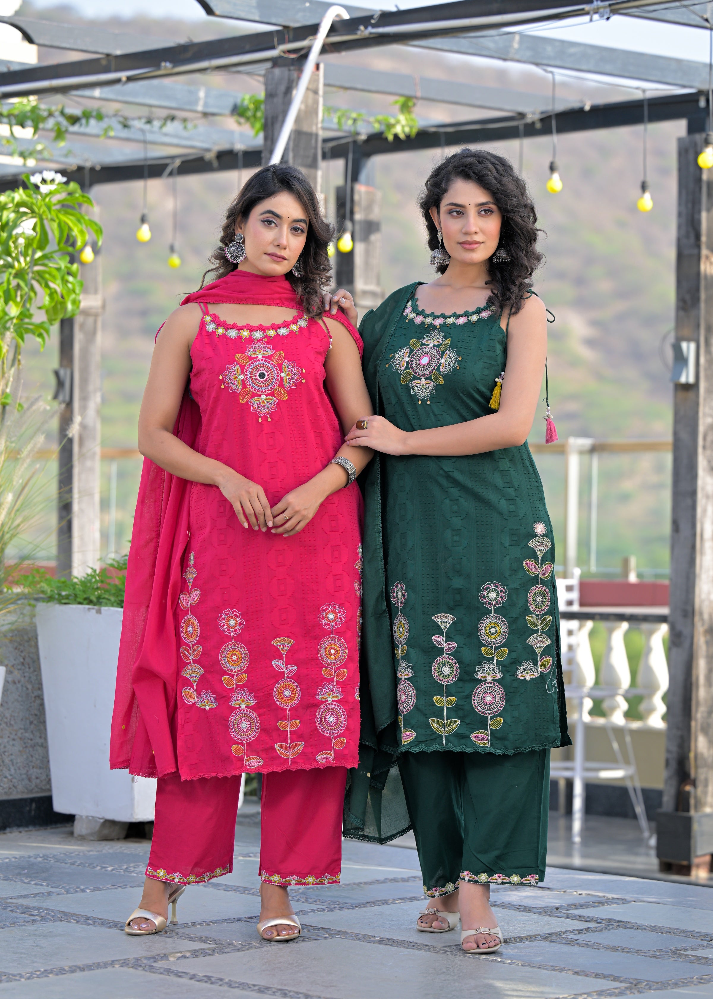 Women's Sleeveless/Spaghetti Embroidered 3-Piece Suit