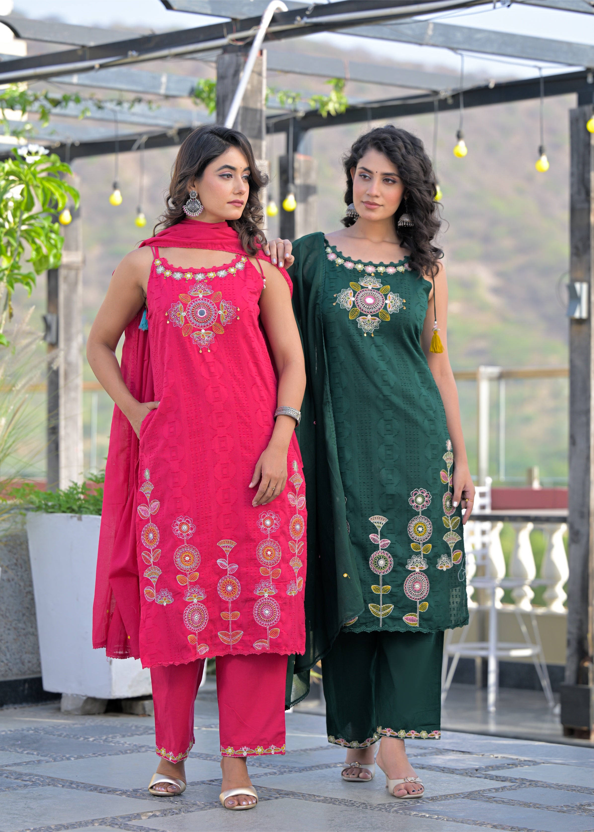 Women's Sleeveless/Spaghetti Embroidered 3-Piece Suit