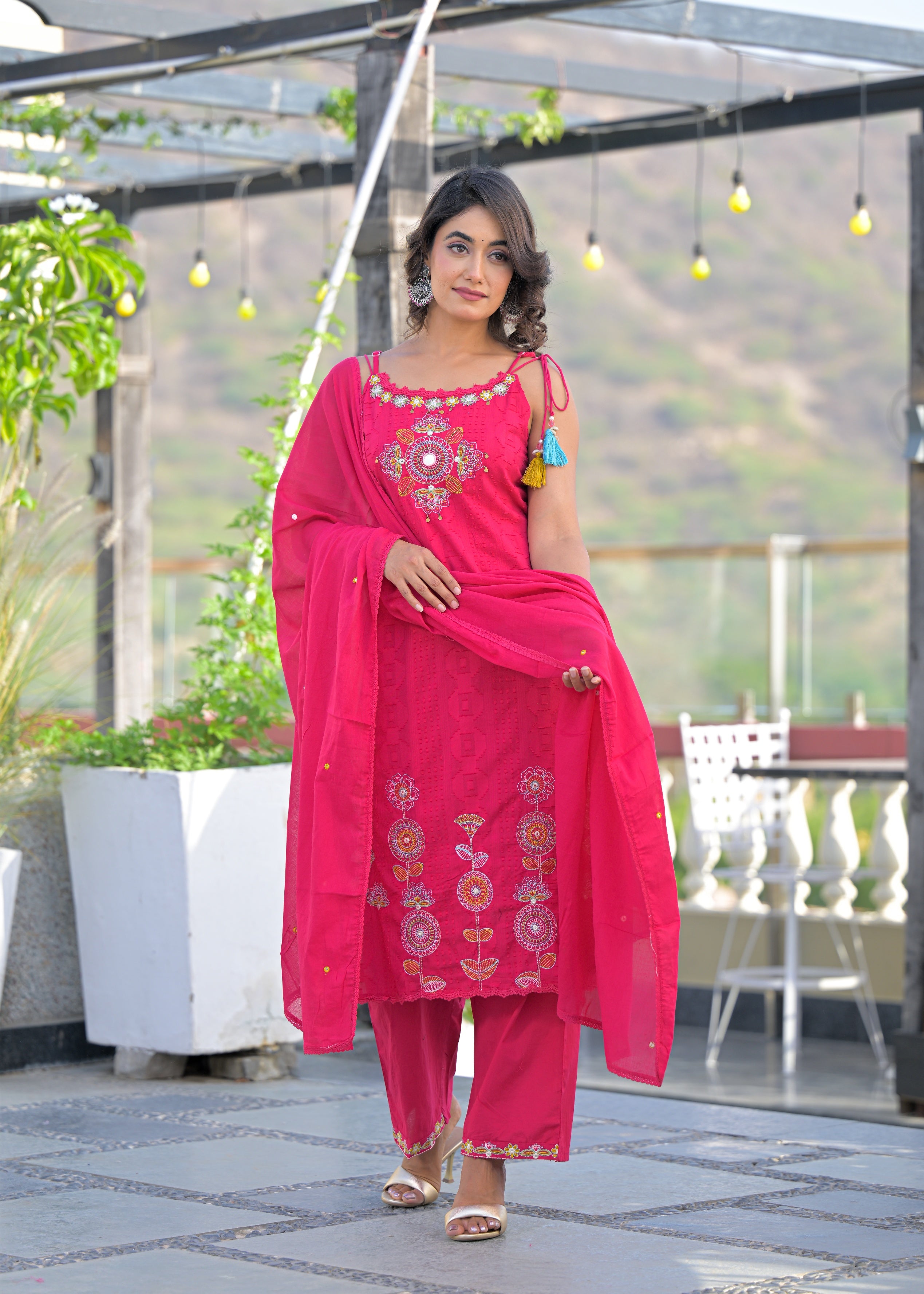 Women's Sleeveless/Spaghetti Embroidered 3-Piece Suit