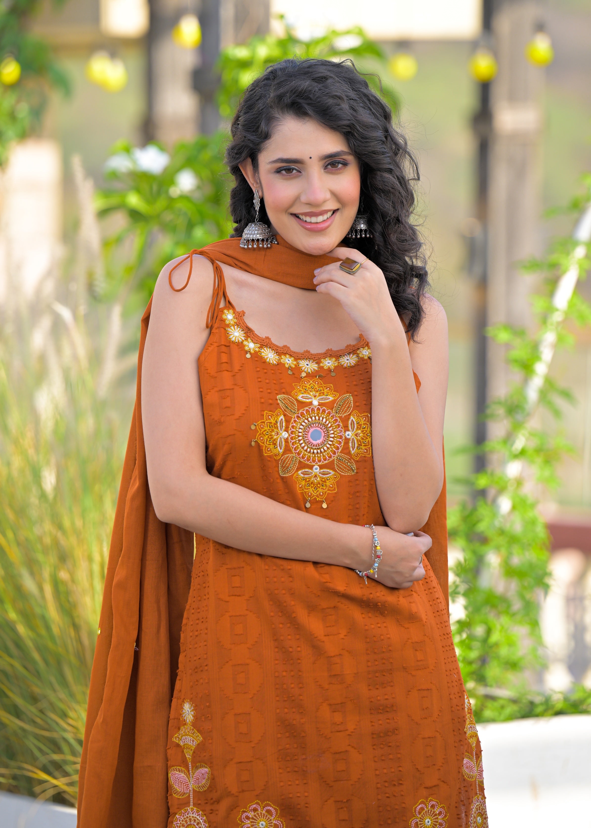 Women's Sleeveless/Spaghetti Embroidered 3-Piece Suit