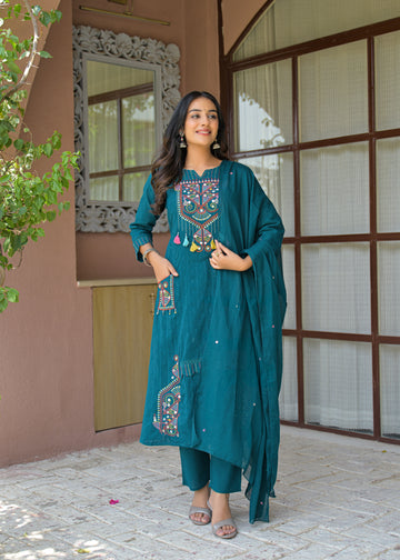 Kurta Pant with Dupatta / 3-Piece Set
