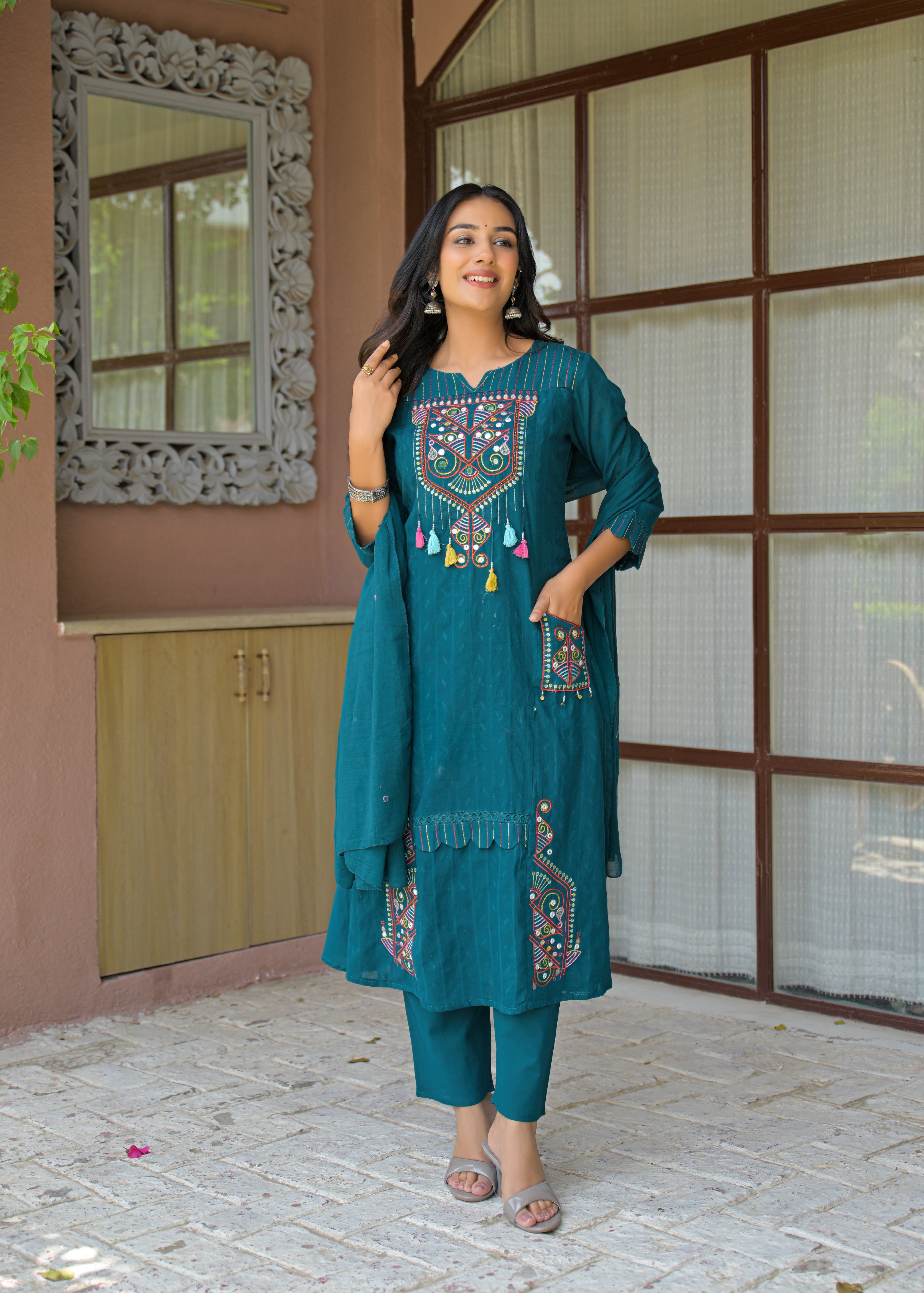 Kurta Pant with Dupatta / 3-Piece Set
