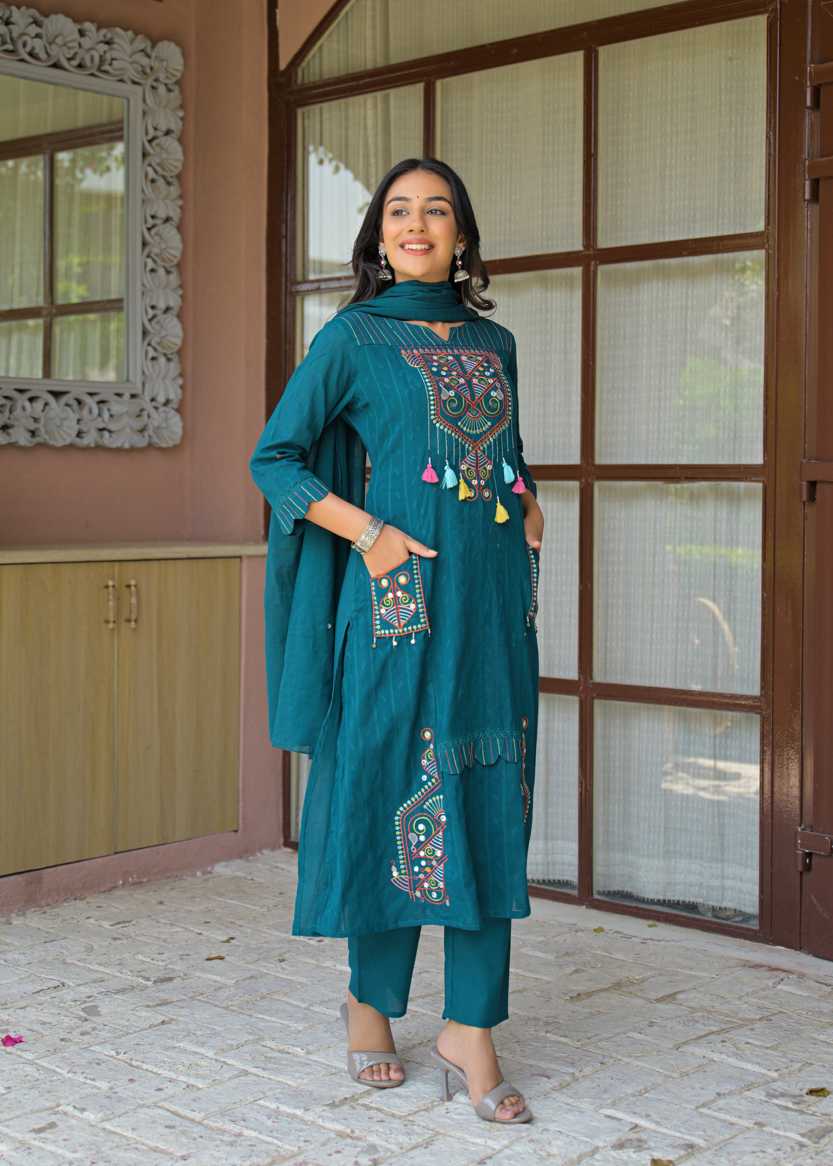 Kurta Pant with Dupatta / 3-Piece Set