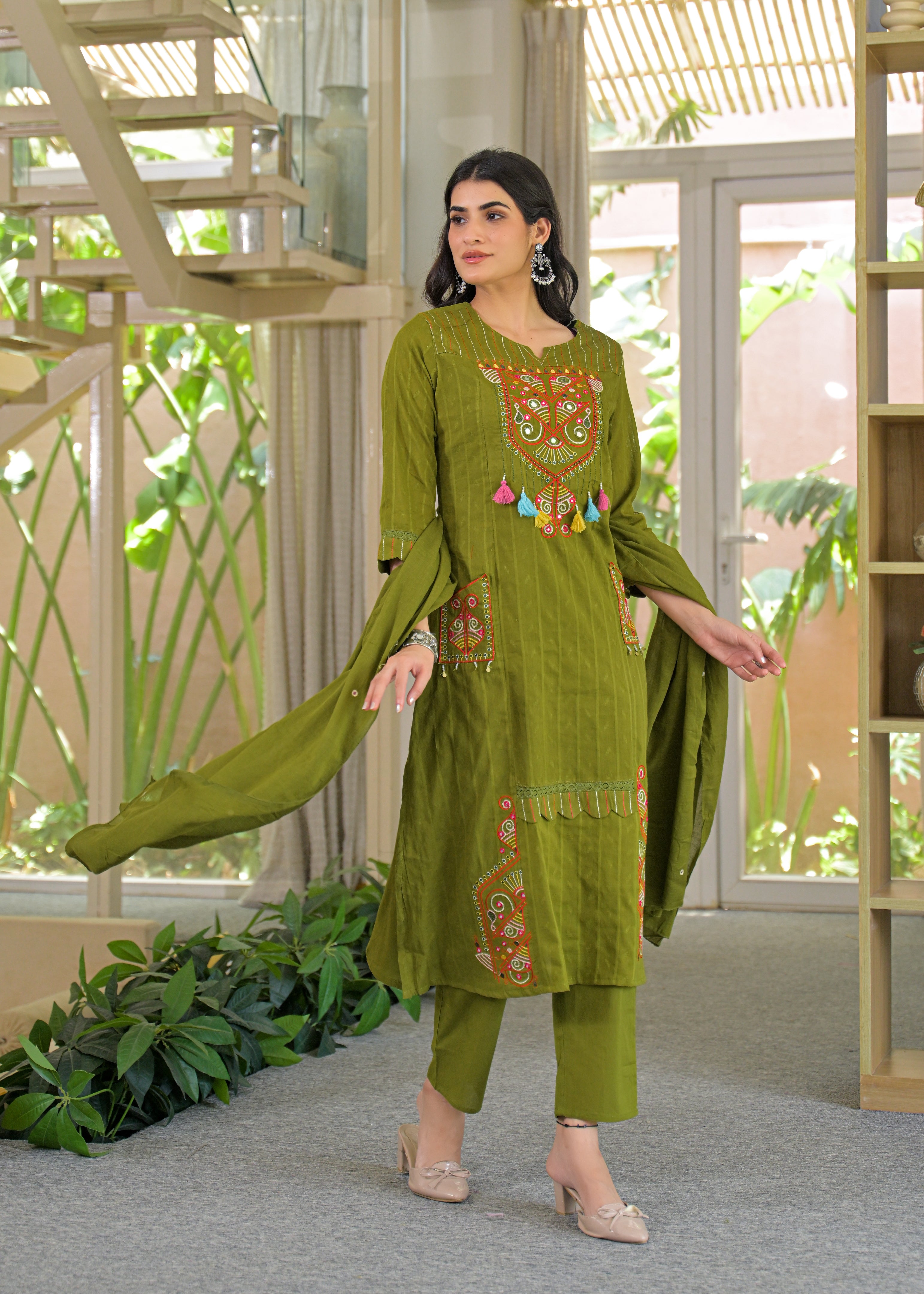 Kurta Pant with Dupatta / 3-Piece Set