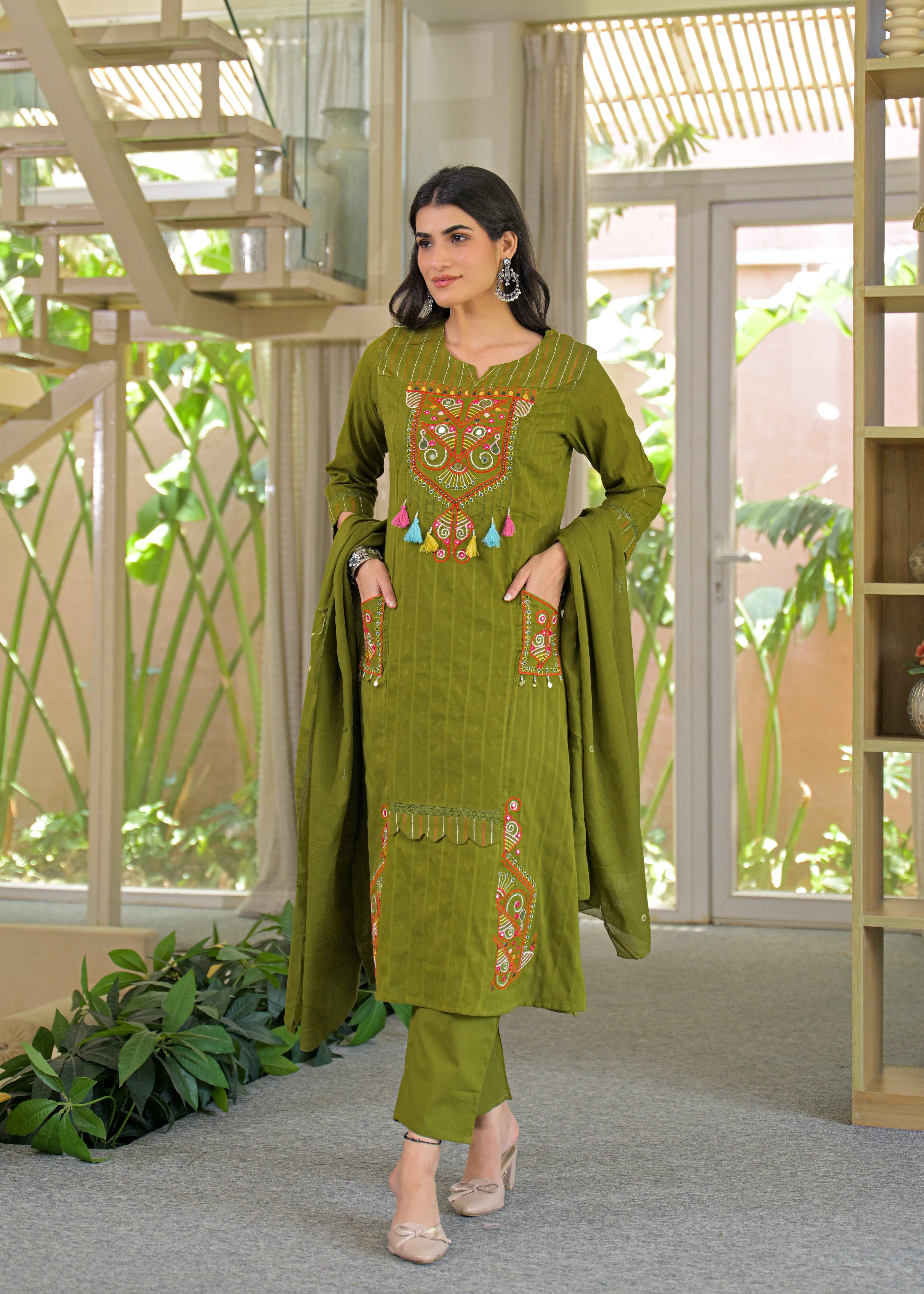 Kurta Pant with Dupatta / 3-Piece Set