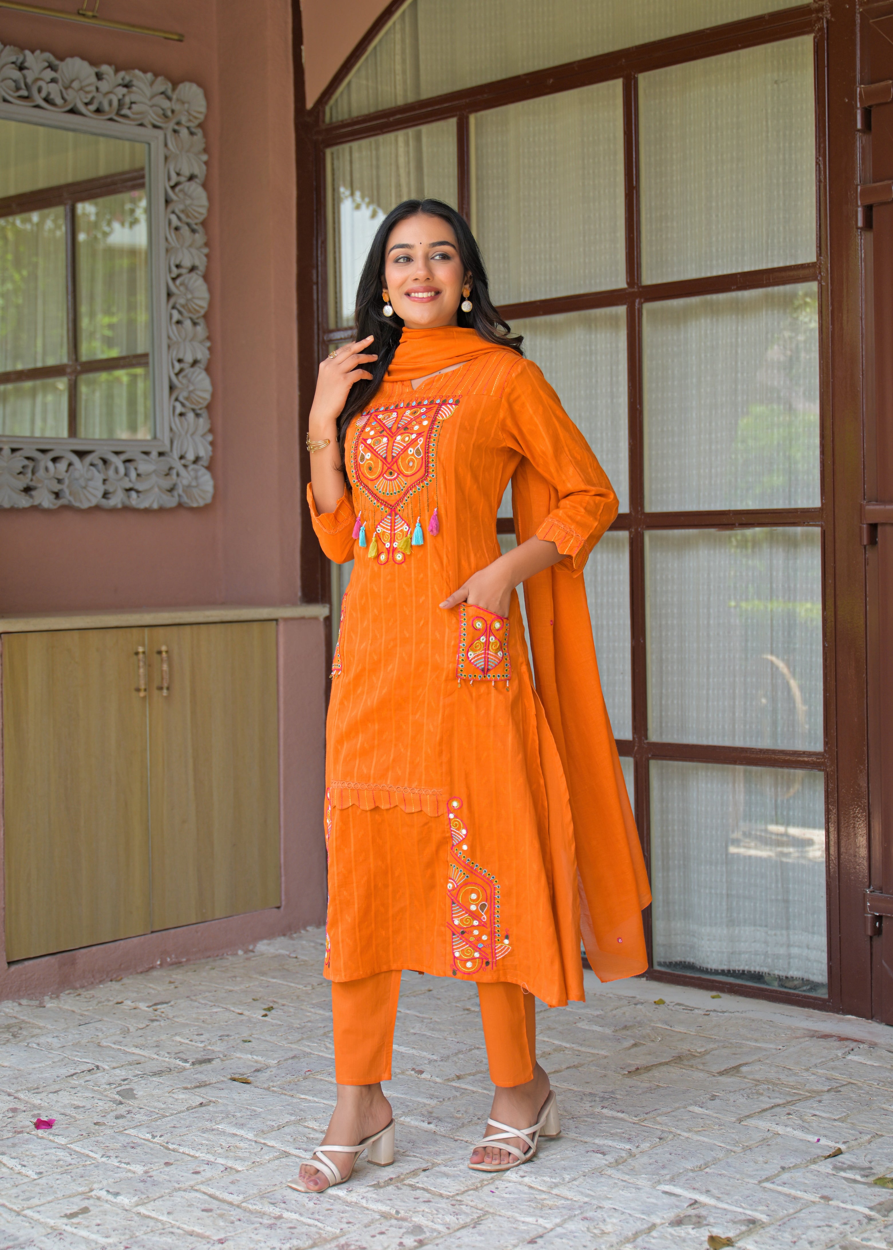 Kurta Pant with Dupatta / 3-Piece Set