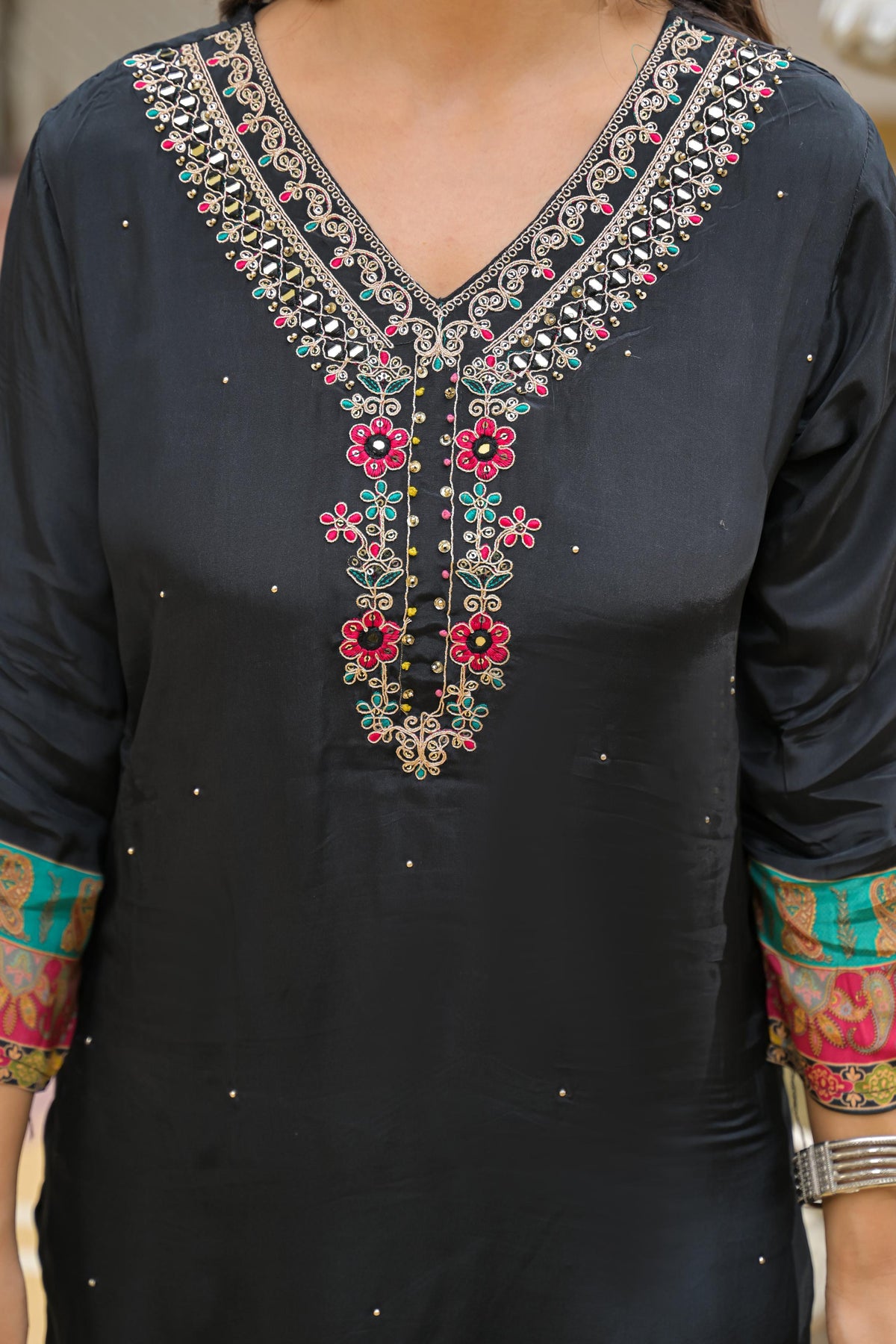 Aabha Embroidered Kurta Set