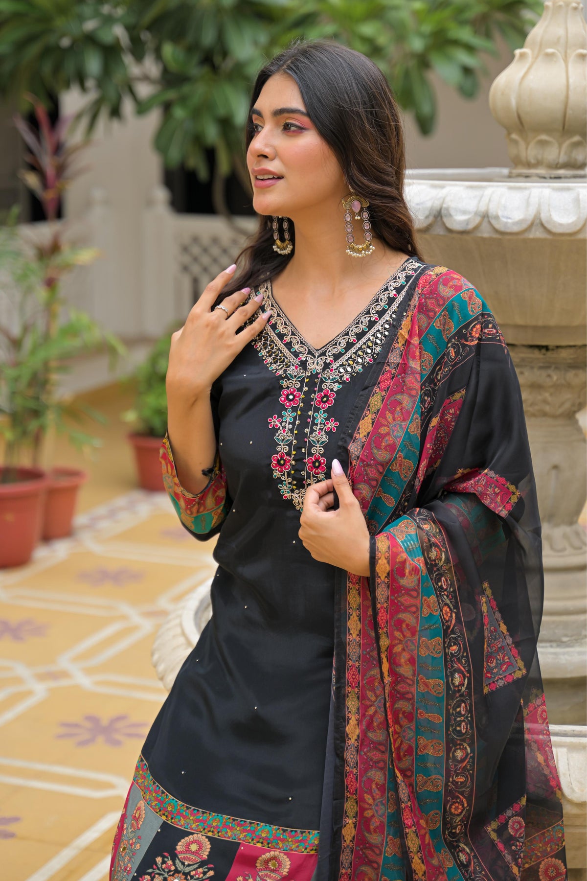 Aabha Embroidered Kurta Set