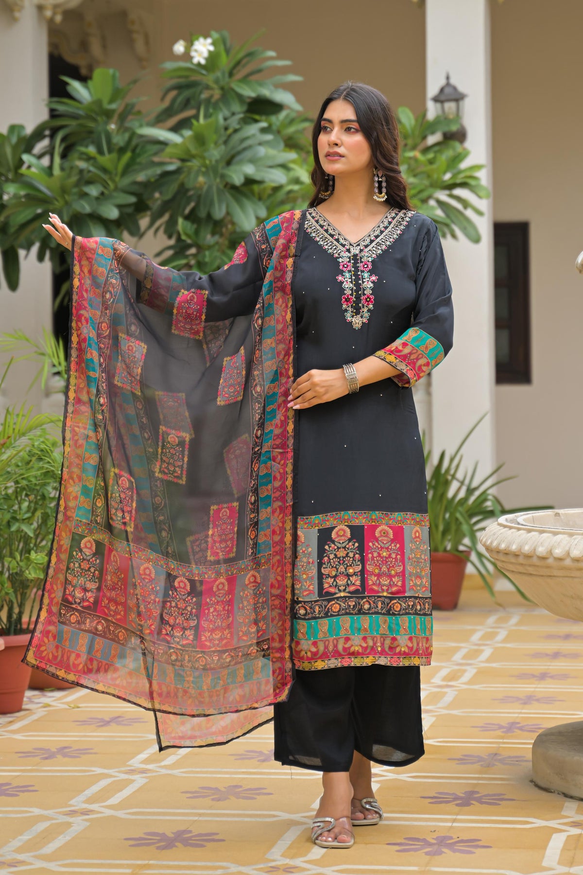Aabha Embroidered Kurta Set