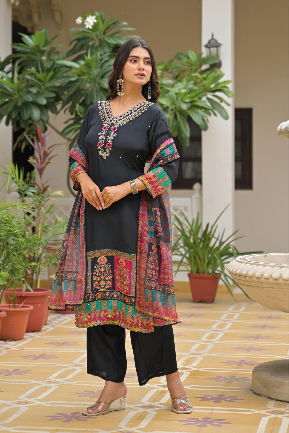 Aabha Embroidered Kurta Set