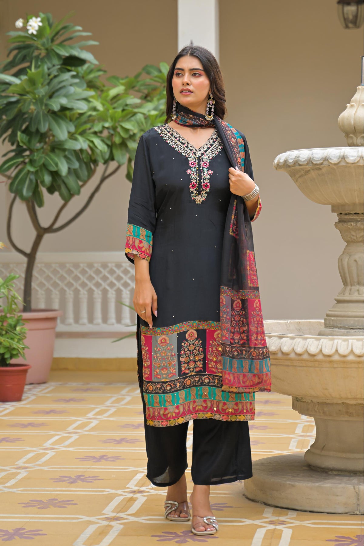 Aabha Embroidered Kurta Set