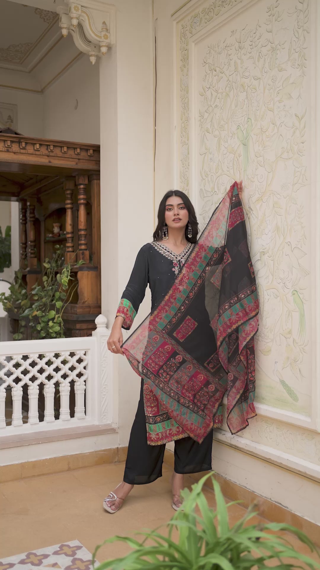 Aabha Embroidered Kurta Set